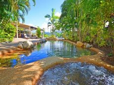Cairns accommodation: Absolute Beachfront with Million Dollar Views