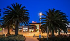 Melbourne accommodation: Nightcap at Shoppingtown Hotel