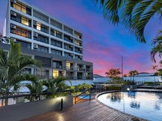 Cairns accommodation: Sunshine Tower Hotel