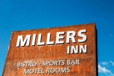 Melbourne accommodation: Millers Inn