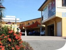 Townsville accommodation: Summit Motel