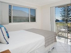 Gold Coast accommodation: Camden House 11