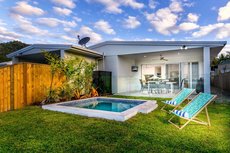 Cairns accommodation: Blue lagoon Villa A