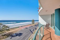 Gold Coast accommodation: The Waterford on Main Beach