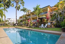 Cairns accommodation: The York Beachfront Holiday Apartments
