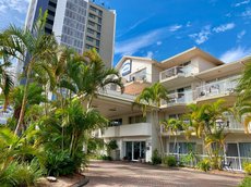 Gold Coast accommodation: Outrigger Burleigh