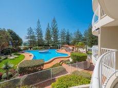 Gold Coast accommodation: Burleigh Surf Apartments