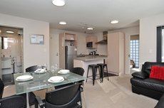 Carlton Villa 3 - Christchurch Holiday Homes 