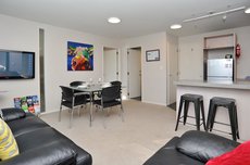 Carlton Villa 3 - Christchurch Holiday Homes 