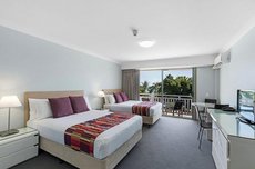 Airlie Beach accommodation: Airlie Beach Hotel