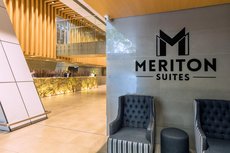 Sydney accommodation: Meriton Suites World Tower