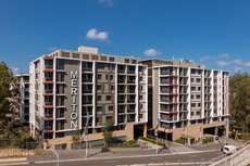 Sydney accommodation: Meriton Suites North Ryde