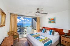 Maroochydore accommodation: Catalina Resort