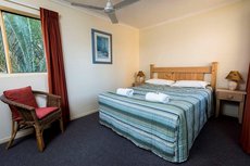Hervey Bay accommodation: Alexander Beachfront Apartments