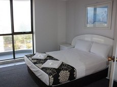 Gold Coast accommodation: Burleigh Gardens North Hi-Rise Holiday Apartments