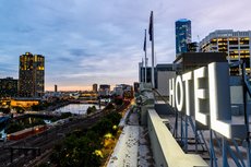 Melbourne accommodation: Rendezvous Hotel Melbourne