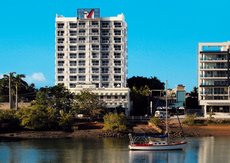Townsville accommodation: Oaks Metropole Hotel