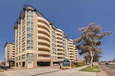 Canberra accommodation: Adina Serviced Apartments Canberra James Court