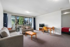 Melbourne accommodation: Quality Inn & Suites Knox