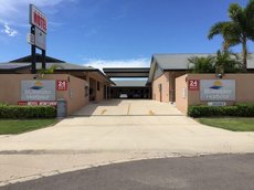 Bowen accommodation: Bluewater Harbour Motel