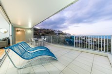 Airlie Beach accommodation: Coral View at Azure Sea