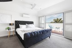 Melbourne accommodation: The Jetty - Close to Beach Shops & Train