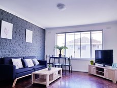 Melbourne accommodation: Clayton apartment