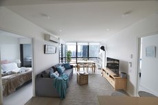 Melbourne accommodation: 2 Bed 2 Bathroom Brand New Unit With Gym And Pool