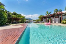 Cairns accommodation: Blue Lagoon Lakeside Studio