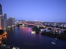 Brisbane accommodation: CBD African Charm River & Story Bridge Views