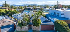 Gold Coast accommodation: Maureen Waterfront Holiday Home - Beach House Holidays