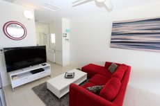 Nelly Bay accommodation: 1 Bright Point Apartment 1402