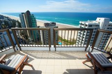 Gold Coast accommodation: Apartment at Longbeach Resort