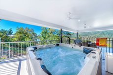 Airlie Beach accommodation: Great Escape - Cannonvale