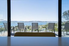 Hobart accommodation: Amazing Sea Views Luxury Guest House