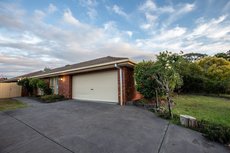 Melbourne accommodation: Quiet & Peaceful 3bed2bath HOME @Keilor Downs