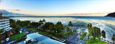 Cairns accommodation: Cairns Apartment Esplanade Ocean Views