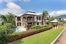 Cairns accommodation: Beachcomber Holiday House