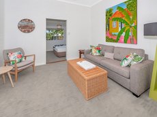 Cairns accommodation: A Touch of the Bahamas MK3