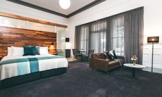 Hobart accommodation: Maylands Lodge