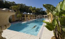 Noosa Heads accommodation: Noosa Springs Golf & Spa Resort