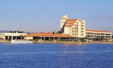 Adelaide accommodation: Lakes Hotel