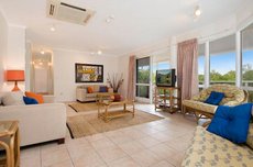 Cairns accommodation: Palm Cove Penthouse