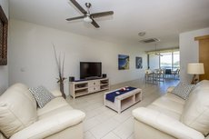 Nelly Bay accommodation: 1 Bright Point Apartment 1401
