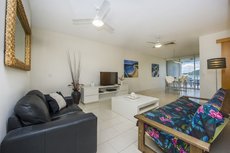 Nelly Bay accommodation: 1 Bright Point Apartment 1405