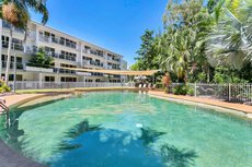 Cairns accommodation: Coral Coast Resort Apartment
