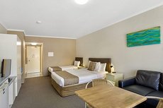 Brisbane accommodation: Toowong Inn & Suites