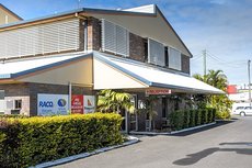 Bundaberg accommodation: Smart Motels Bert Hinkler