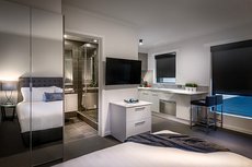 Melbourne accommodation: Crest on Park