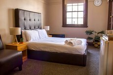 Sydney accommodation: Campsie Hotel